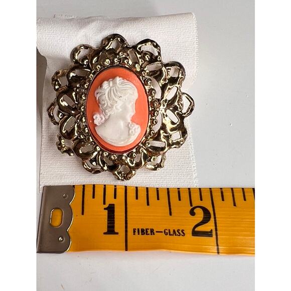 Vintage Cameo Brooch - Picture 4 of 4